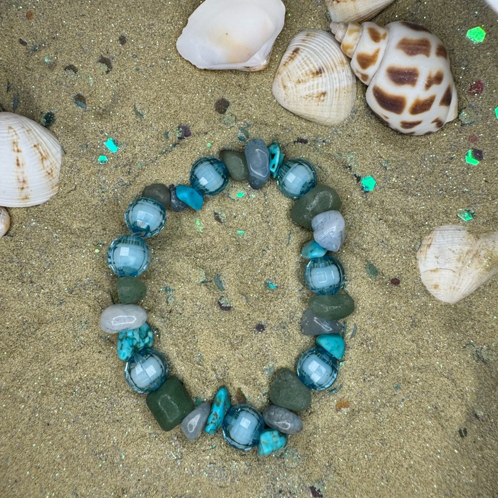 Elegant Green Beaded Bracelet
